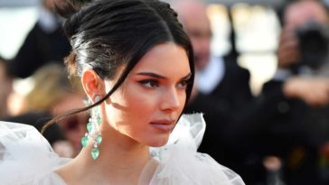 Le mannequin américain Kendall Jenner pose à l'occasion de la projection du film "Les Filles du Soleil" à Cannes, le 12 mai 2018. © Alberto PIZZOLI / AFP