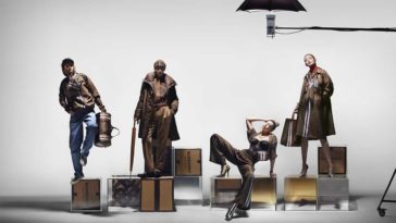 Gigi Hadid prête ses traits à la première collection "Monogramme" de Burberry. © Courtesy of Burberry / Nick Knight