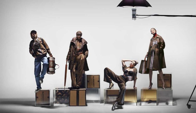 Gigi Hadid prête ses traits à la première collection "Monogramme" de Burberry. © Courtesy of Burberry / Nick Knight