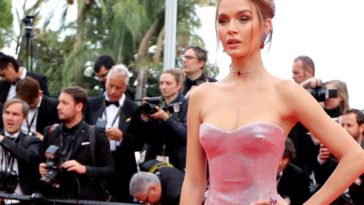 Josephine Skriver en Philosophy di Lorenzo Serafini. Cannes, le 21 mai 2019. © Valery HACHE / AFP
