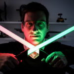 Groupe LDLC, l'un des principaux distributeurs français de produits high tech dirigé par Olivier De La Clergerie, sortira en septembre un sabre-laser truffé d'électronique © JEFF PACHOUD / AFP