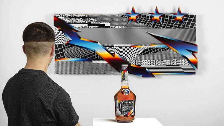 La nouvelle édition du cognac Hennessy Very Special signée par Felipe Pantone sera disponible dès le 1er juillet chez les cavistes au prix de 35 euros © Hennessy Hennessy