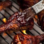 On peut se servir du Coca-Cola comme marinade pour un barbecue © mphillips007 / IStock.com