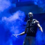 L'artiste Banksy a conçu ce gilet pour le rappeur Stormzy, à Glastonbury. © Oli SCARFF / AFP