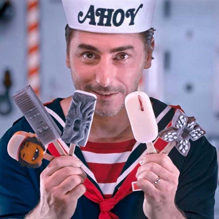 Jordi Roca présente sa collection de glaces à l'effigie de la saison 3 de "Stranger Things" © Courtesy of Rocambolesc Gelateria